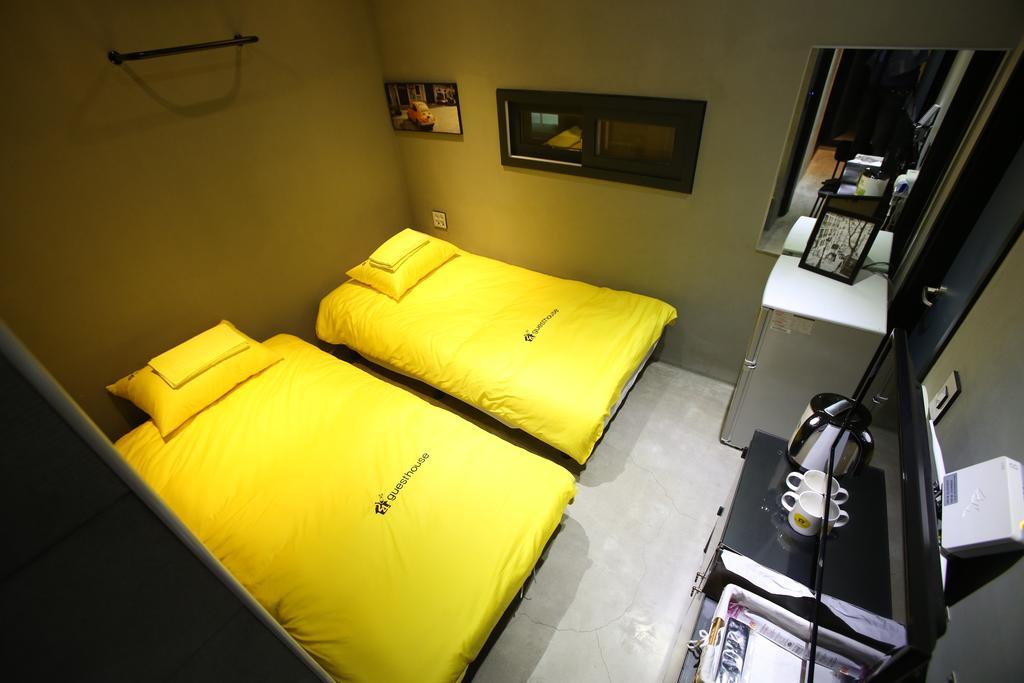 24 Guesthouse Garosugil - Gangnam سيول الغرفة الصورة