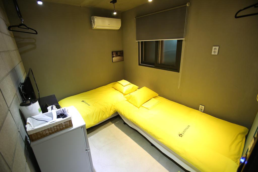 24 Guesthouse Garosugil - Gangnam سيول الغرفة الصورة