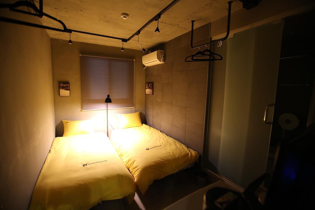 24 Guesthouse Garosugil - Gangnam سيول الغرفة الصورة
