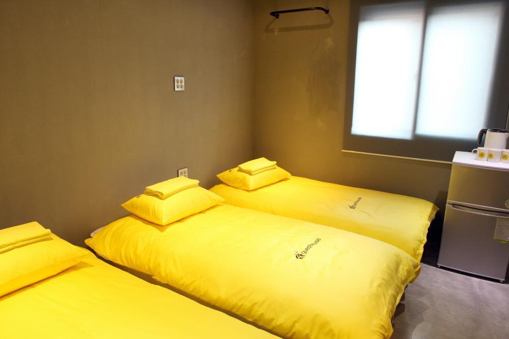 24 Guesthouse Garosugil - Gangnam سيول الغرفة الصورة