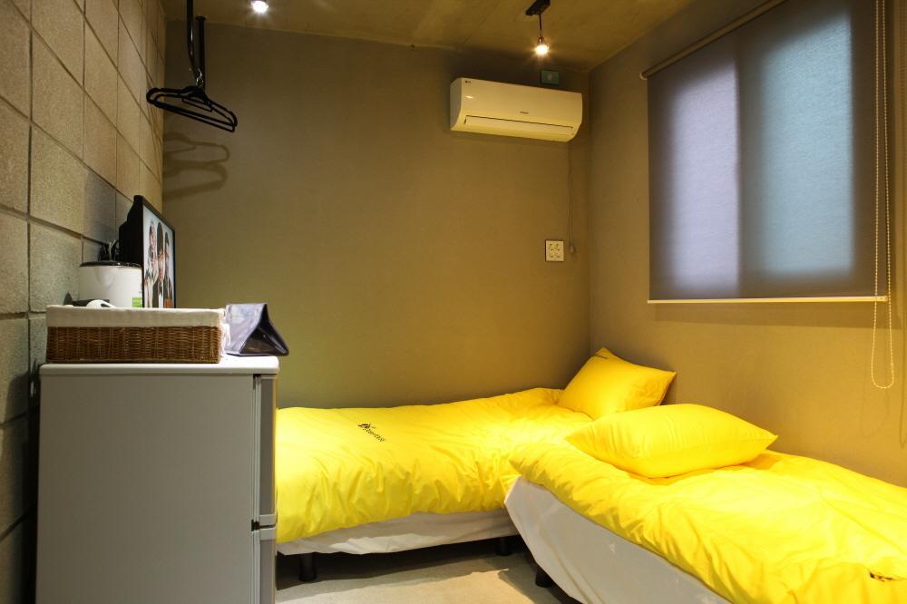 24 Guesthouse Garosugil - Gangnam سيول الغرفة الصورة