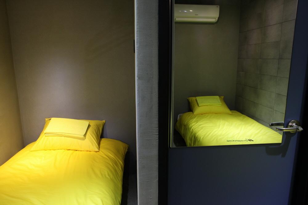 24 Guesthouse Garosugil - Gangnam سيول الغرفة الصورة