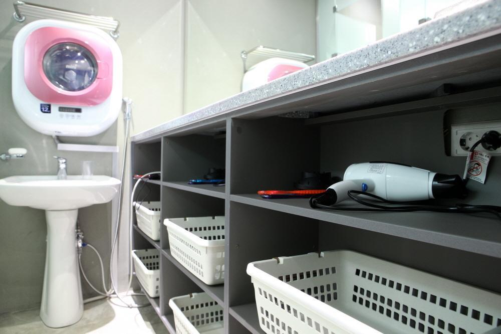 24 Guesthouse Garosugil - Gangnam سيول الغرفة الصورة